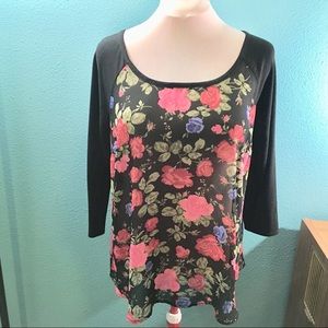 Torrid 3/4 sleeve raglan black with red roses
